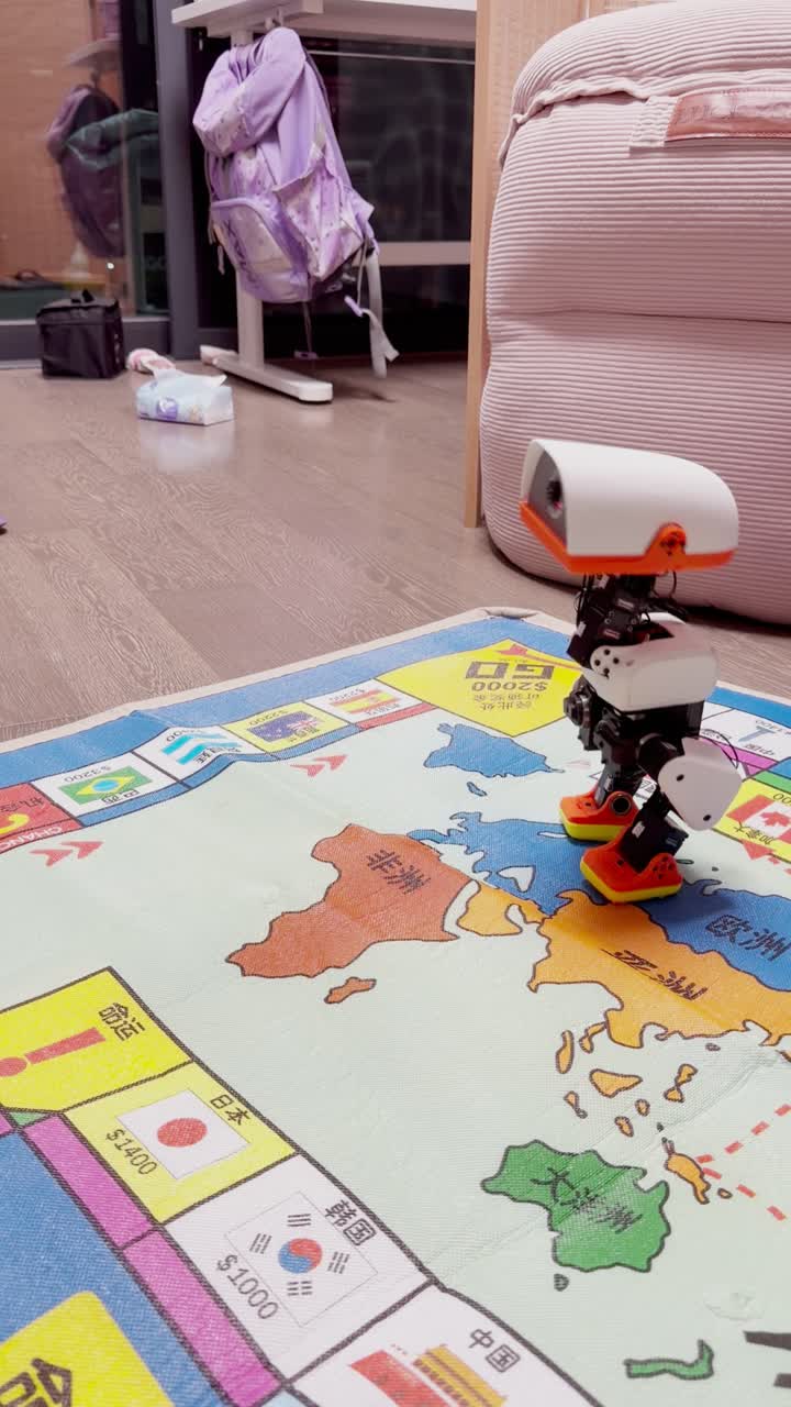 我复刻的Microduck侧后方实拍视频截图
