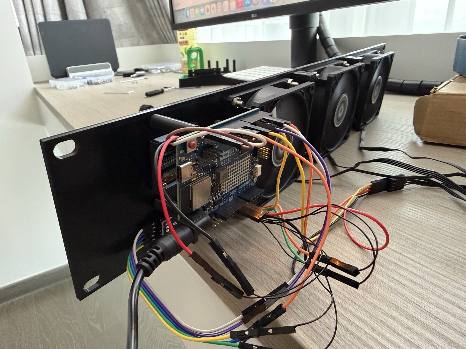 背面:Arduino翻装,杜邦线直插排针